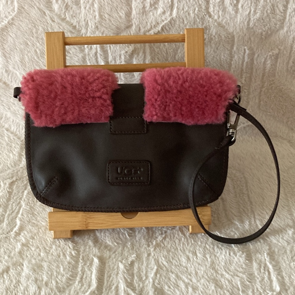 EUC              Wristlet - Picture 2 of 9